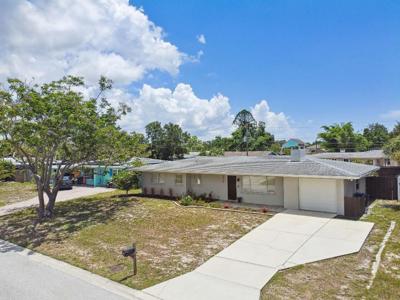 2428 HAMLIN LANE