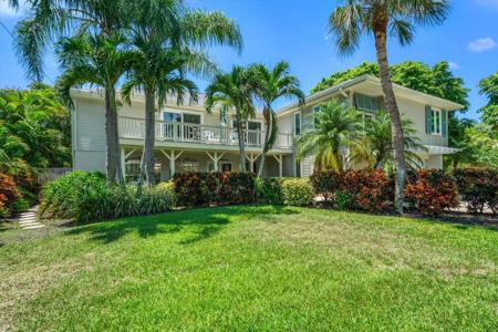 952 BAY ESPLANADE