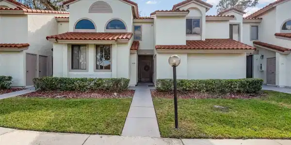 1069 COUNTRY CLUB DRIVE