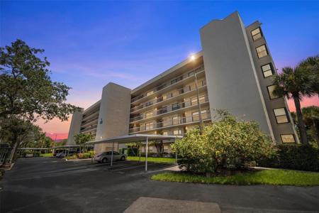 1332 PASADENA S