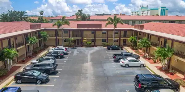 10190 IMPERIAL POINT W