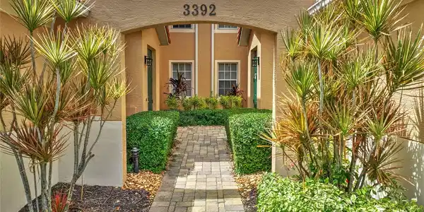 3392 SUNSET KEY CIRCLE