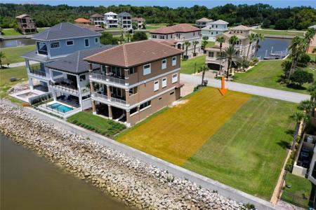 298 YACHT HARBOR