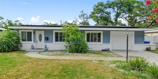 8245 YARDLEY N