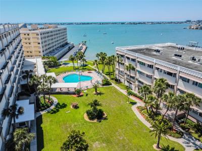 100 BLUFF VIEW