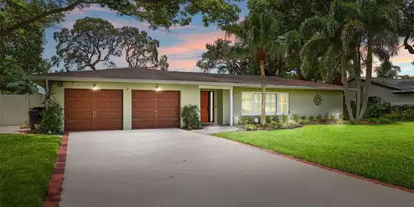 115 OAKWOOD