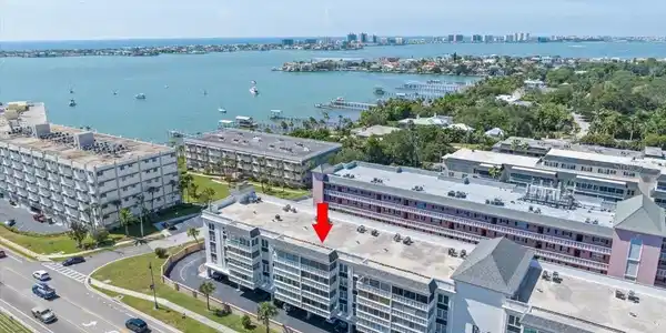 131 BLUFF VIEW