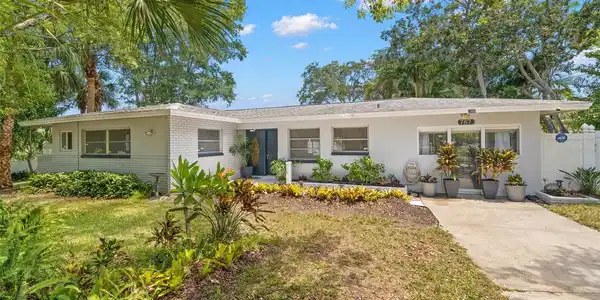 787 CRESCENT