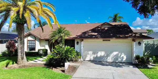 11811 COUNTRY COVE