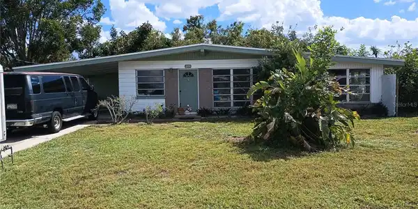 220 REDWOOD