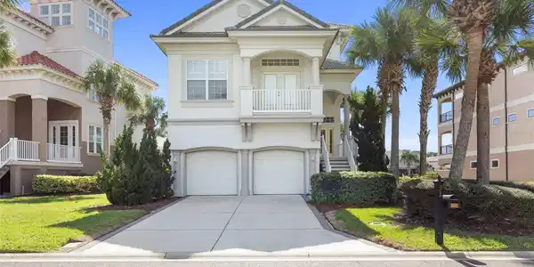 31 NORTHSHORE AVENUE