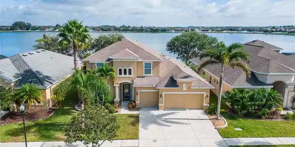 1760 MIRA LAGO CIRCLE