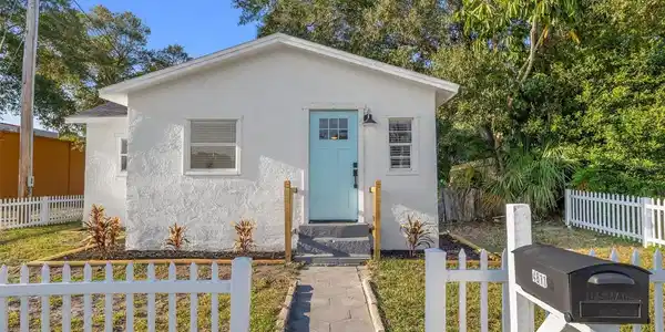 4811 15TH S