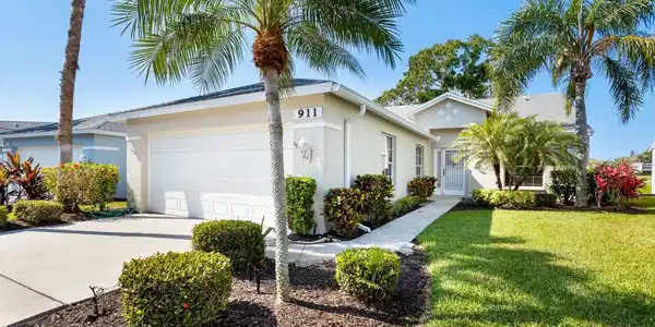 911 SPRING LAKES