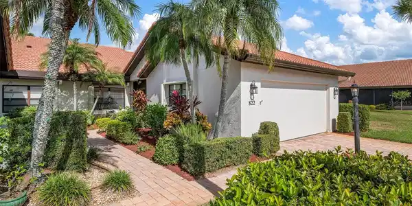 822 COUNTRY CLUB CIRCLE