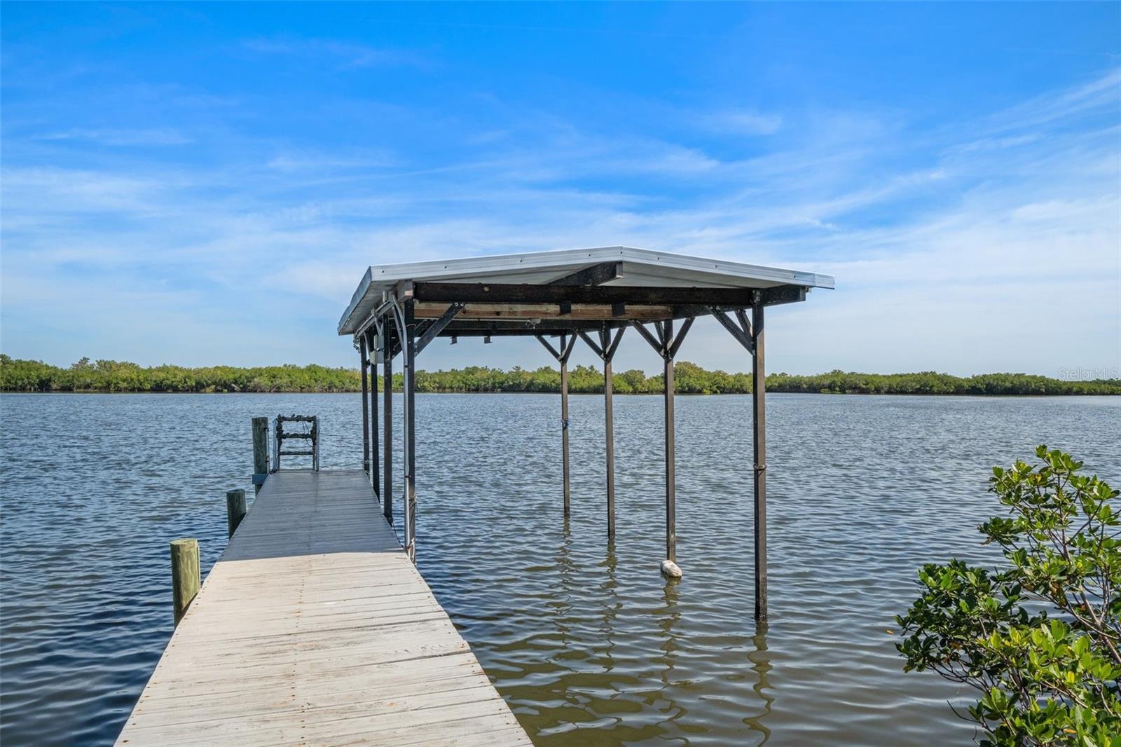 569 N LAKE, CRYSTAL RIVER, FL lhrmls01869211