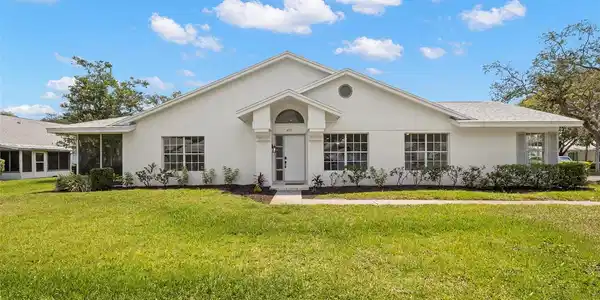 4131 CASTLEWOOD