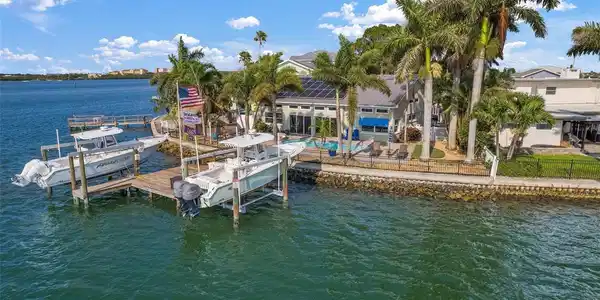 800 BAY POINT