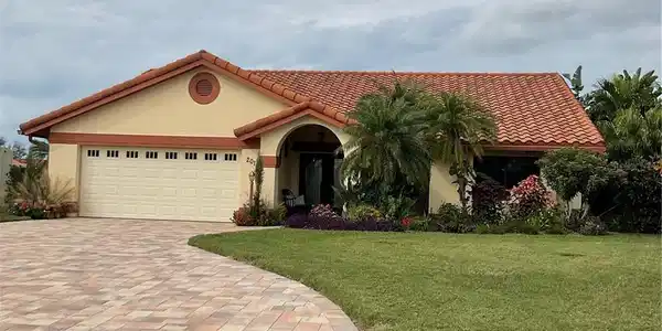 201 CARRIAGE HOUSE LANE