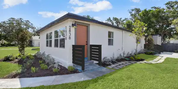 2838 15TH S