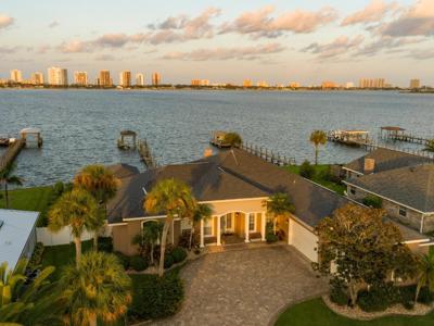 2453 PALMETTO CIRCLE