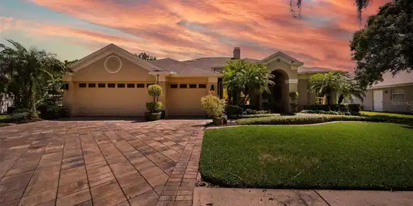 12439 BRISTOL COMMONS
