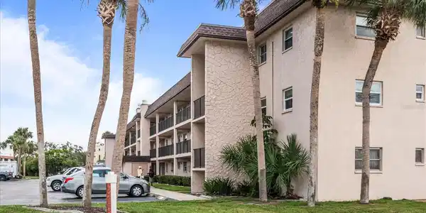102 CAPRI ISLES BLVD