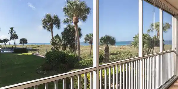 1150 TARPON CENTER