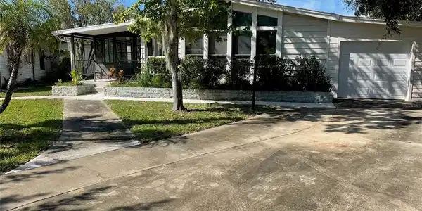 143 Apache COURT