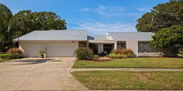 2862 SHADY OAK COURT