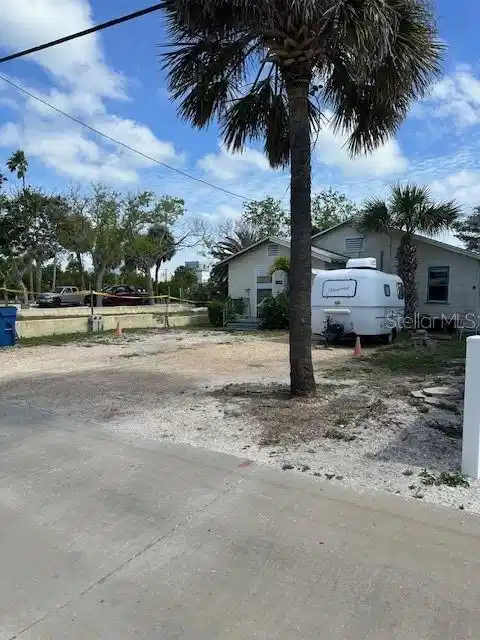 Image 1 Image 1