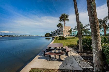 1819 SHORE S