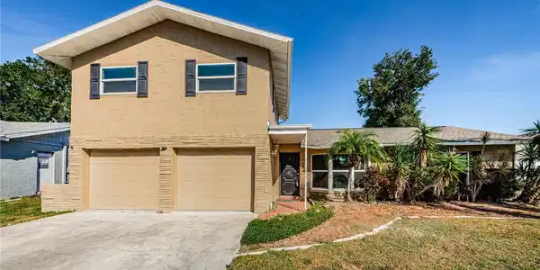 1808 IRONWOOD COURT W
