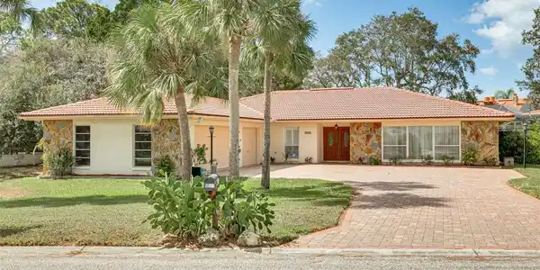 5517 GRIDLEY LANE