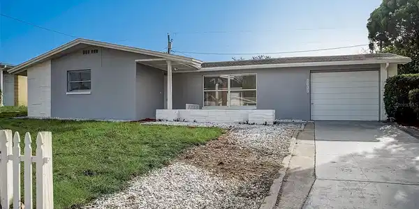 3246 BRIAR CLIFF