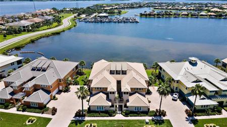 1129 RIVERSCAPE