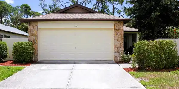 653 LINDEN DRIVE