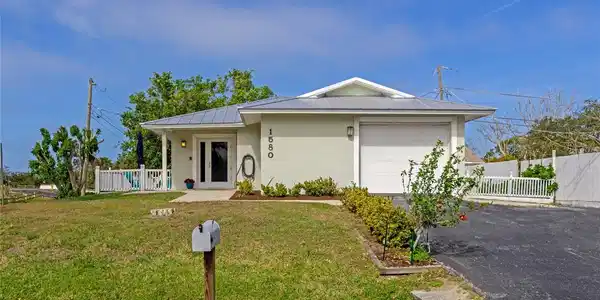 1580 QUEEN ROAD