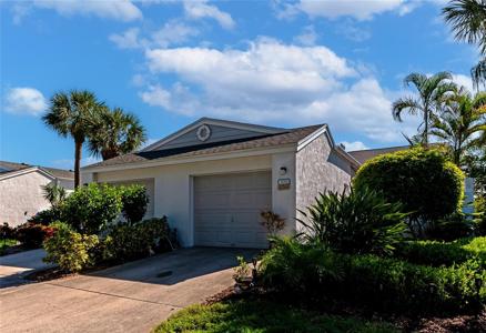 979 WATERSIDE LANE