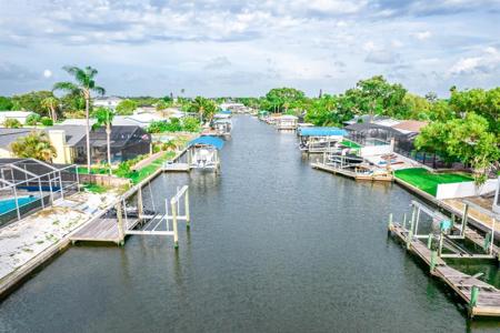 918 SILVER PALM WAY