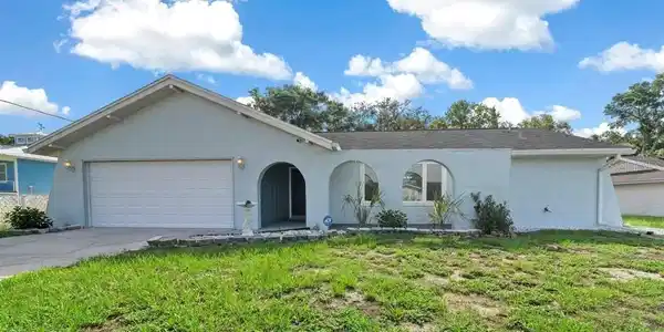 819 N COUNTRY CLUB DRIVE
