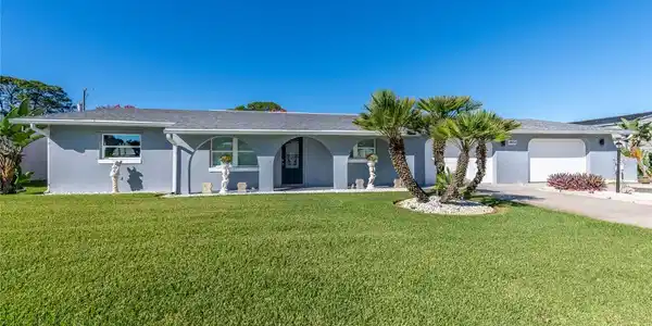2932 QUEEN PALM DRIVE