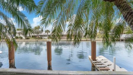 535 HENDRICKS ISLE