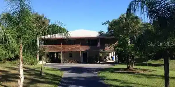 8113 BAY DRIVE