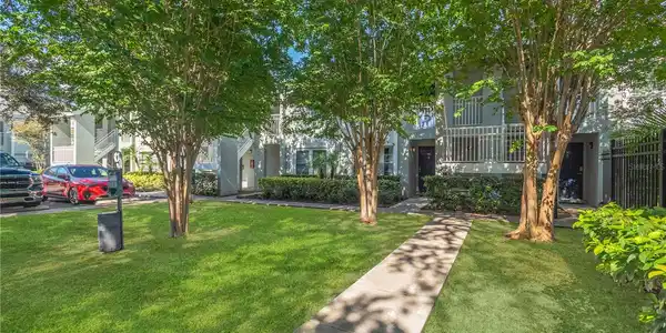 5440 S MACDILL AVE