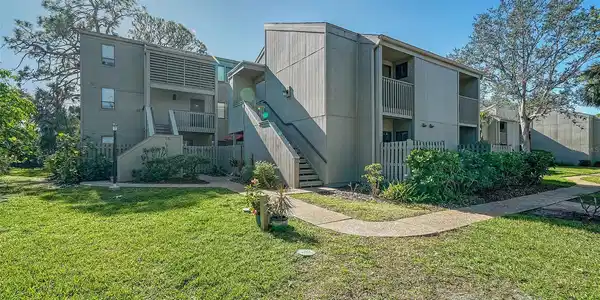 137 WOODLAND PLACE