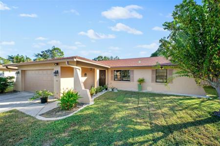 912 CYPRESS WOOD LANE