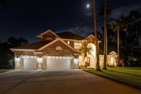 8 COPPERWOOD COURT
