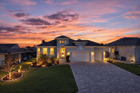 916 SPINDLE PALM WAY