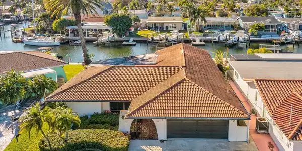 4903 PELICAN DRIVE